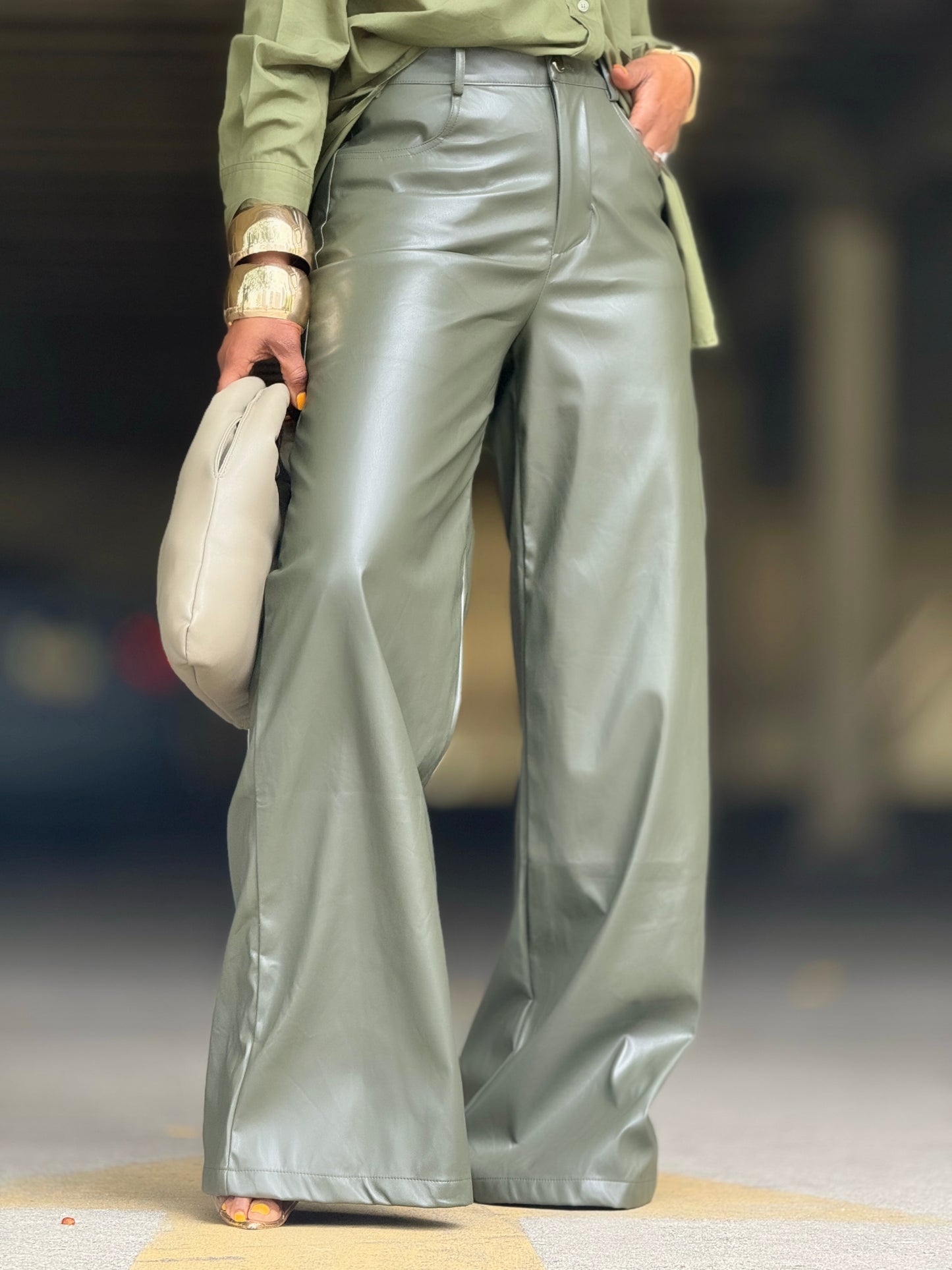 Deserae Olive Pant (Available in XL)