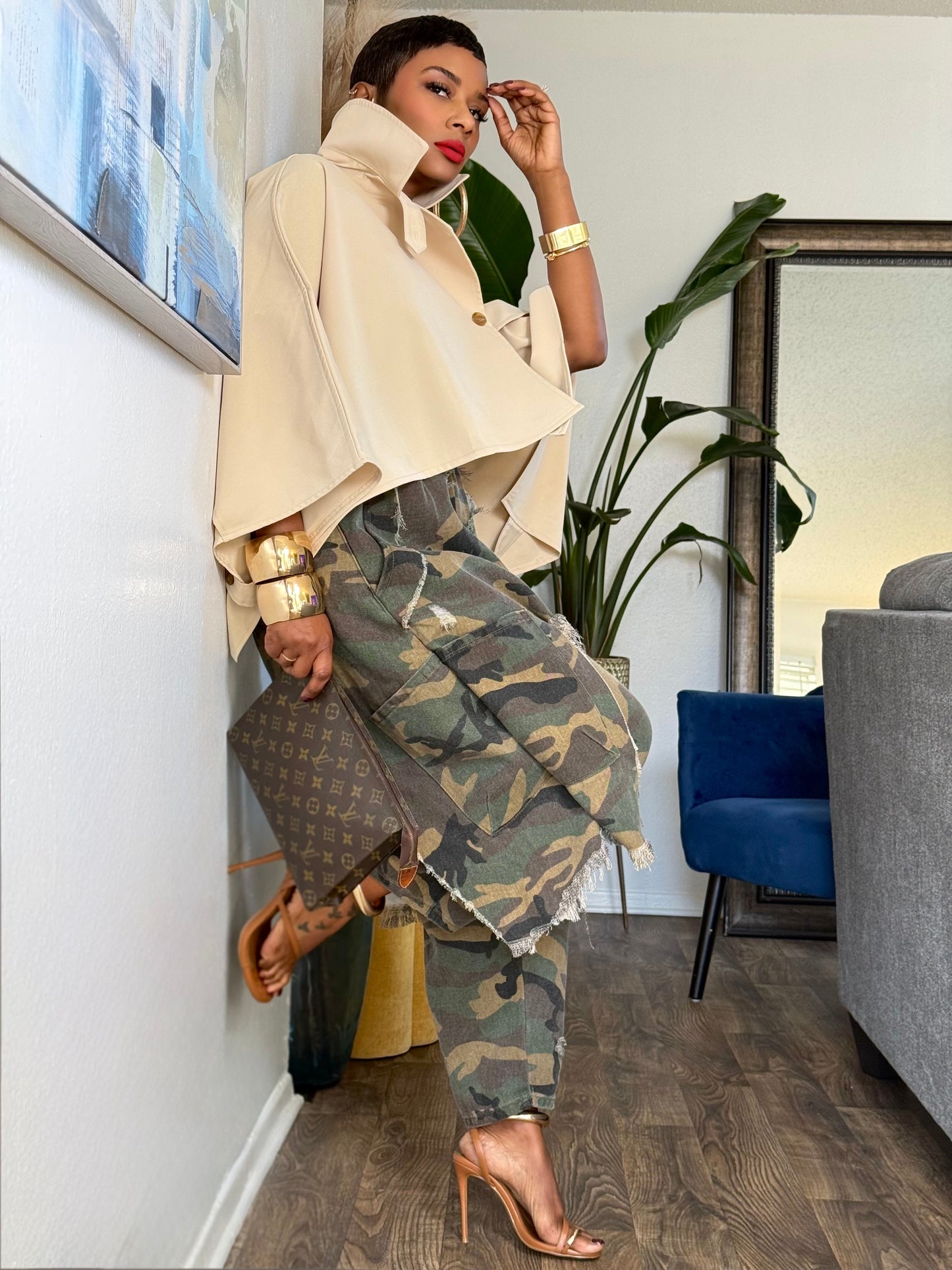 YAS EDIT The Sandhurst Cape (One size up to 14)